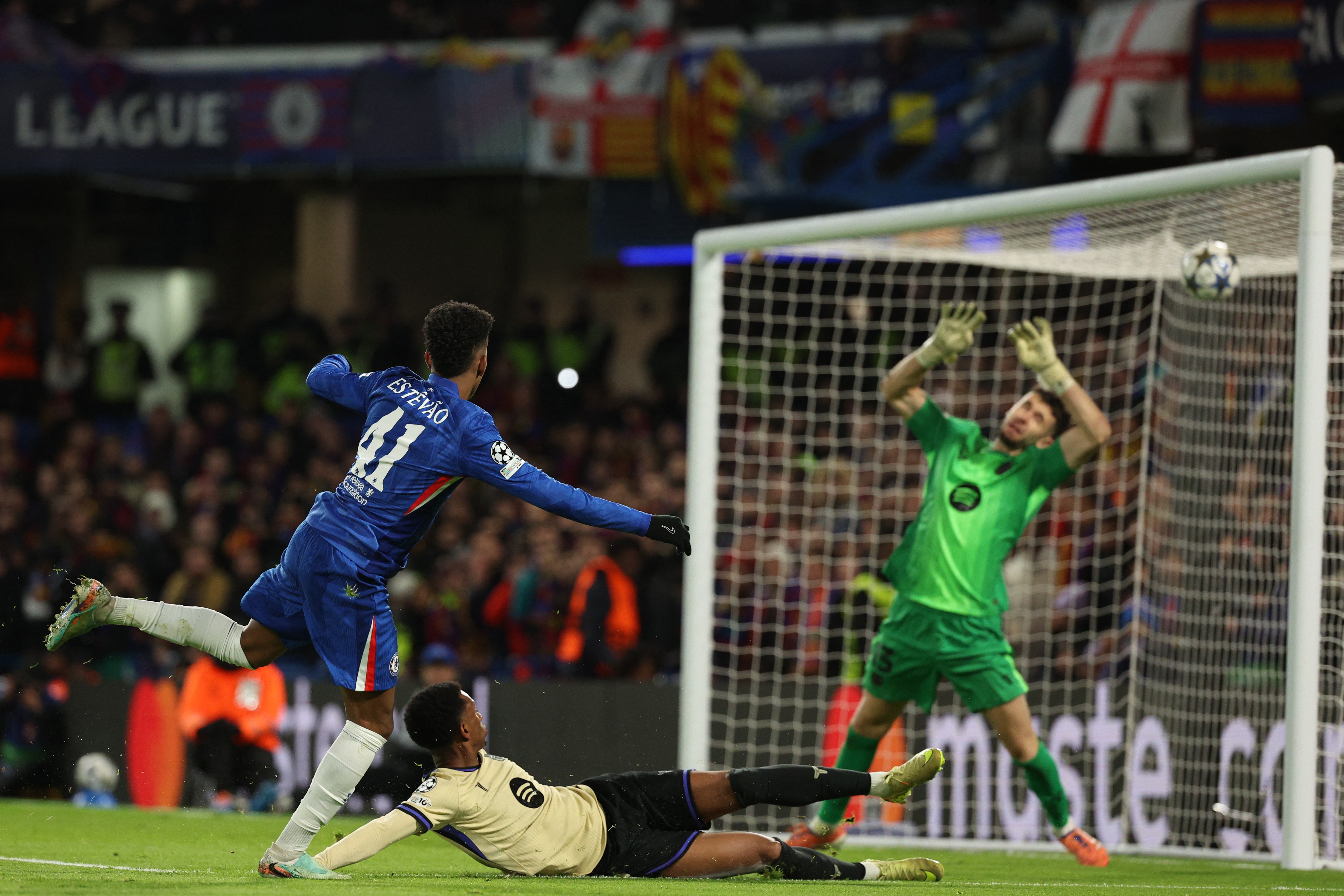 Barcelona vs Chelsea por la Champions League | (Photo by Adrian Dennis / AFP)