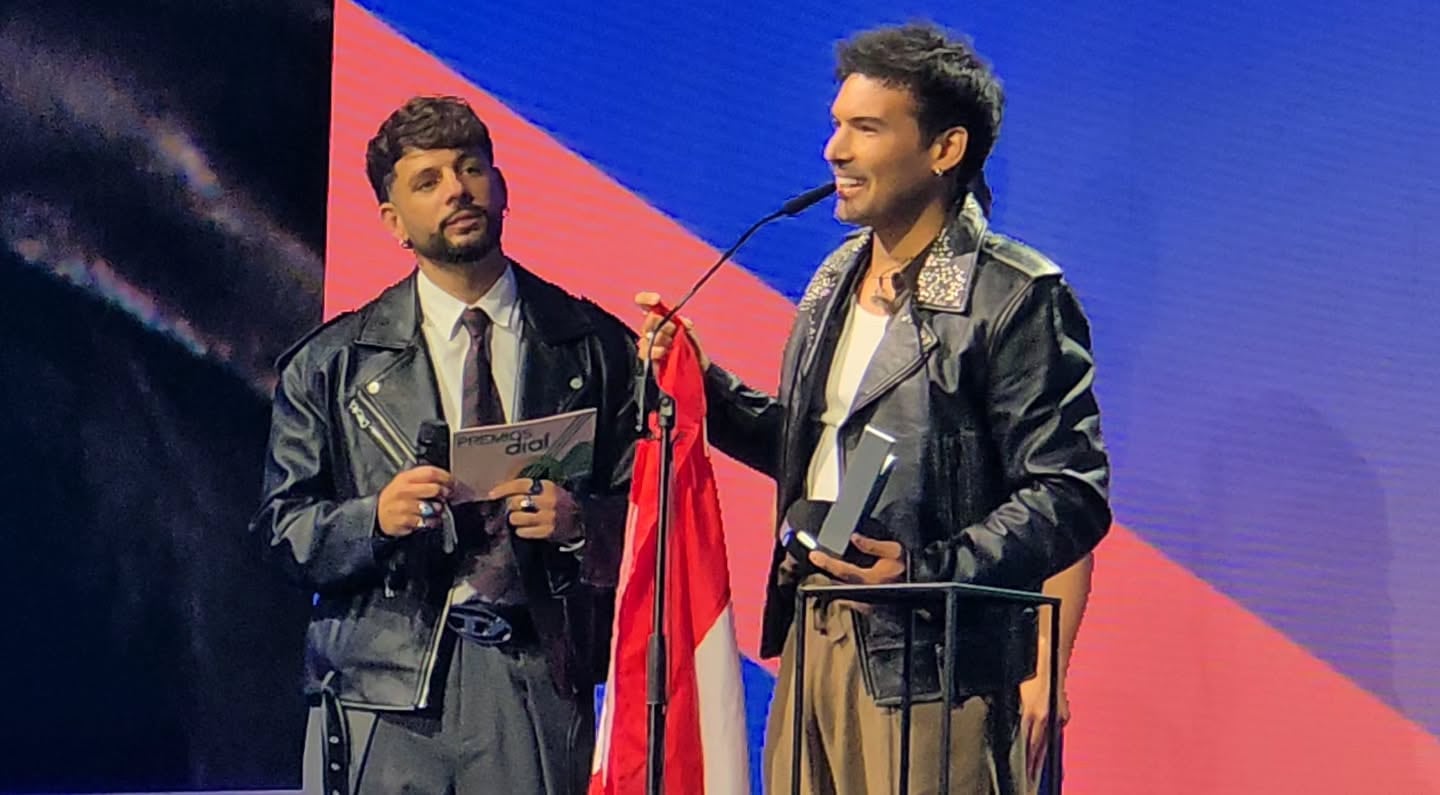 Ezio Oliva hace historia y gana Premio Dial