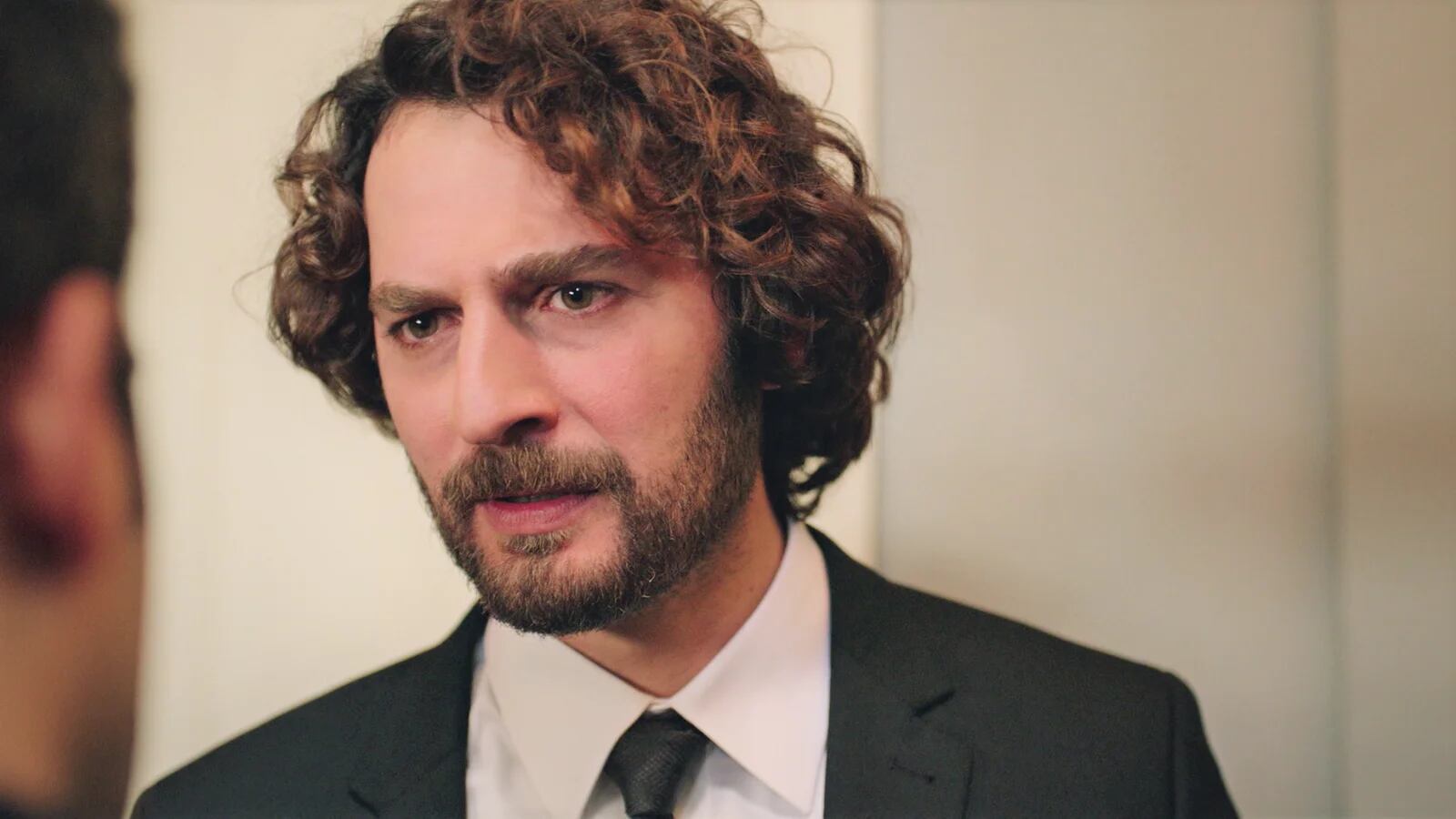 Birkan Sokullu en el papel de Han en la novela "Inocentes". (Foto: OG Medya)