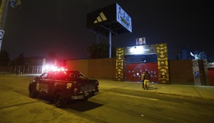 Pegan afiches con amenazas contra árbitros en la Videna | VIDEO