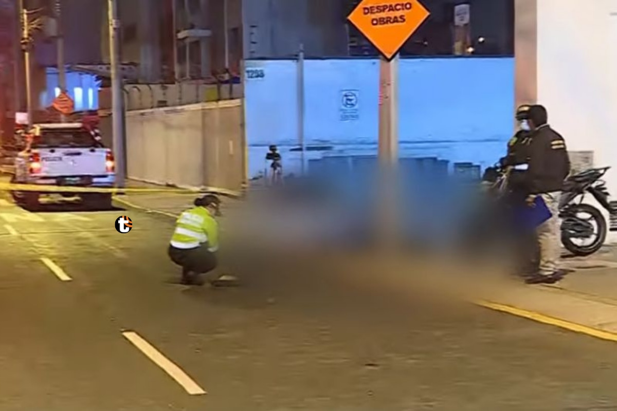 Estudiante fallece tras violento choque de moto contra camioneta
