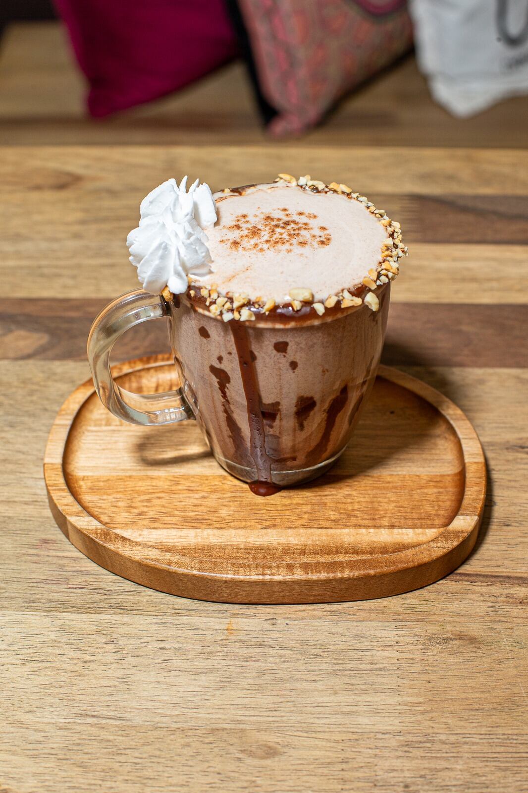 Un toquecito de licor acompaña esta bebida caliente. Foto: Fernando Sangama.