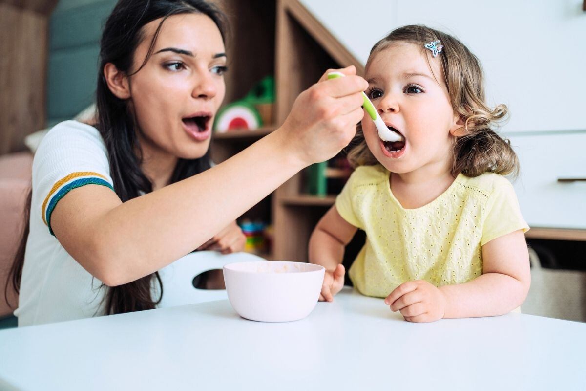 Los padres deben tener paciencia con sus hijos cuando no quieren comer. Foto: iStock.