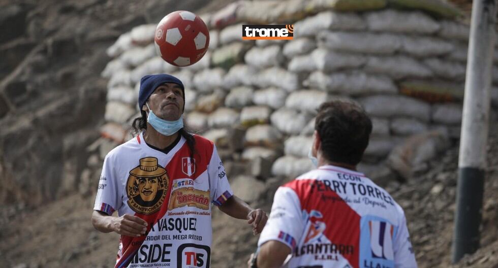 Hermanos Patadita logran muevo récord sin dejar caer el balón. (Trome / Britanie Arroyo)