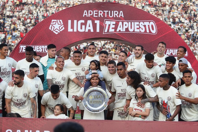 Celebración de Universitario como ganador del Torneo Apertura (Fotos: Jesús Saucedo)
