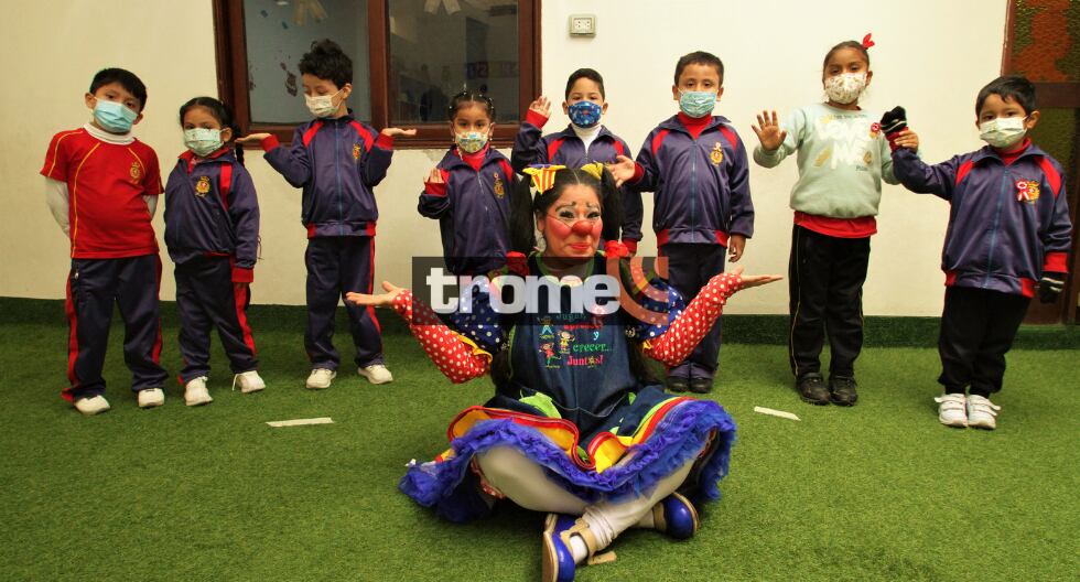 Profesora se caracteriza como payasita 'Chiquilina'