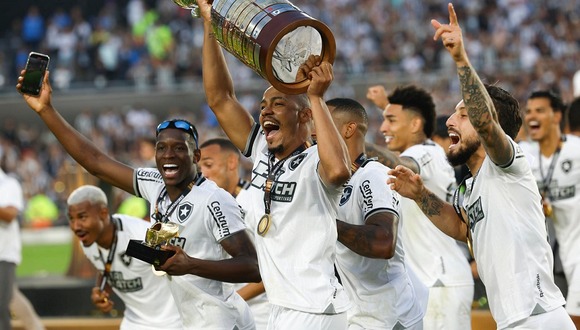 Gol de Júnior Santos para el 3-1 de Botafogo ante Atlético Mineiro. (Video: X)
