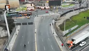 Rímac: camión de carga pesada choca choque en puente Ricardo Palma y se anuncia su cierre indefinido