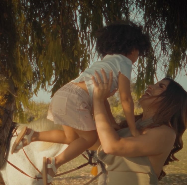 Darinka Ramírez le escribe canción especial a su hija por sus 3 años.