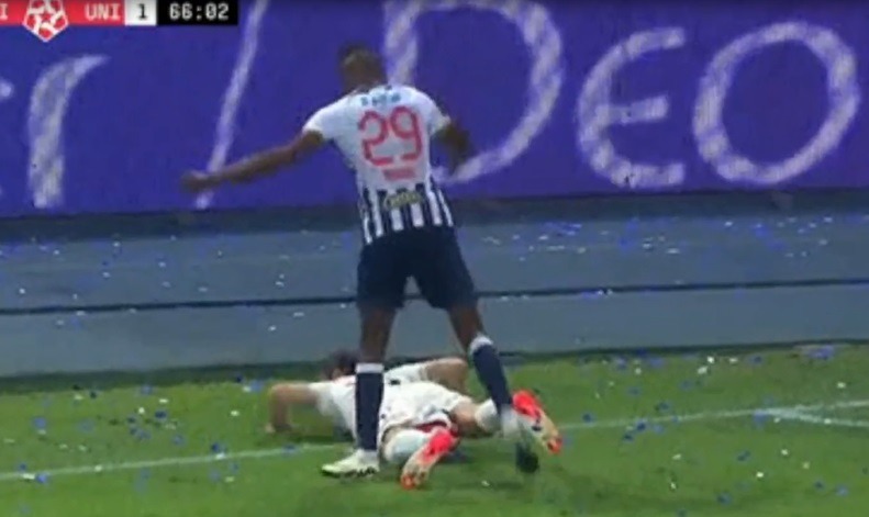 Agresión de Jiovany Ramos sobre Horacio Calcaterra. (Captura L1 Max)