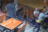 Santa Anita: Encapuchado acuchilla a joven cuando cenaba en local de caldo de gallina | VIDEO