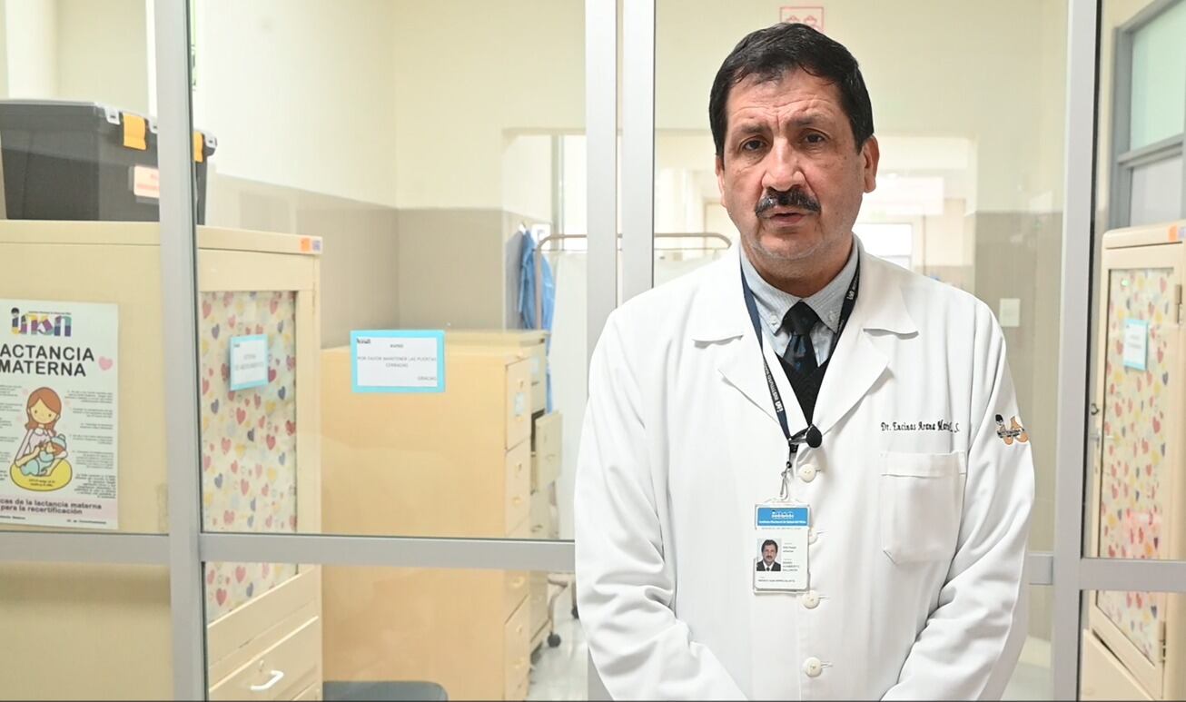 Pediatra nefrólogo Mario Humberto Encinas Arana (62), jefe del Servicio de Nefrología.