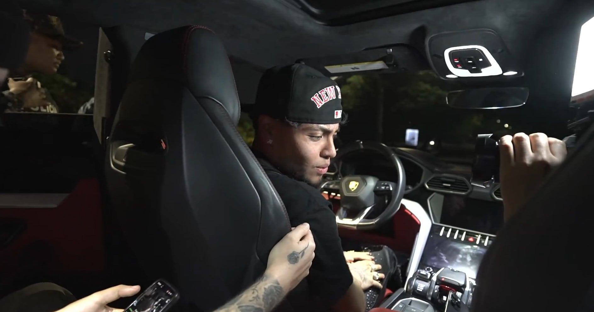 Streamer tuvo un penoso incidente con la policía de República Dominicana. (Foto: Kick - Roberto Artigas)