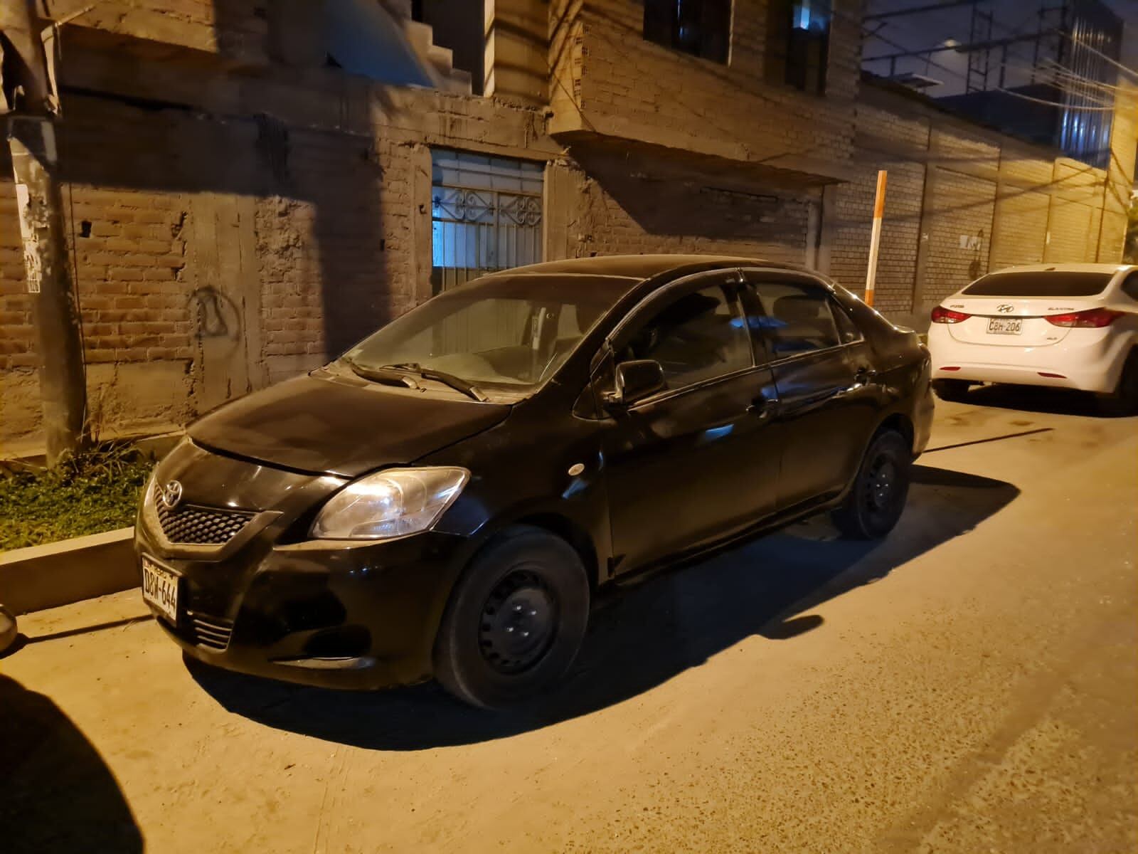 Pedro Raúl León Olortegui (51) fue atrapado por policías de Depincri San Juan de Lurigancho 1, por alquilar un taxi, robárselo a la dueña y encima pedirle 2 mil soles de extorsión para entregárselo.