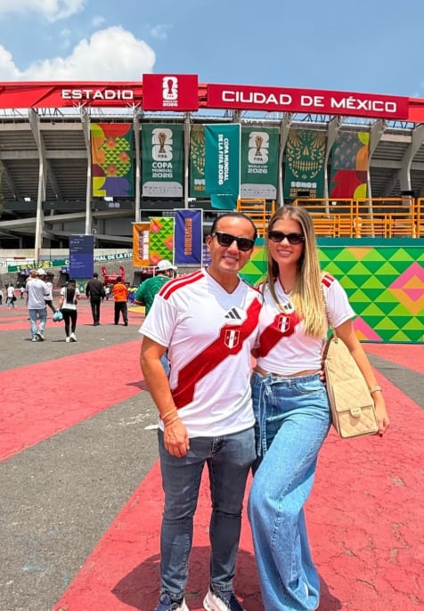 Brunella Horna y Richard Acuña presumen su asistencia a la inauguración del Mundial 2026 en México.