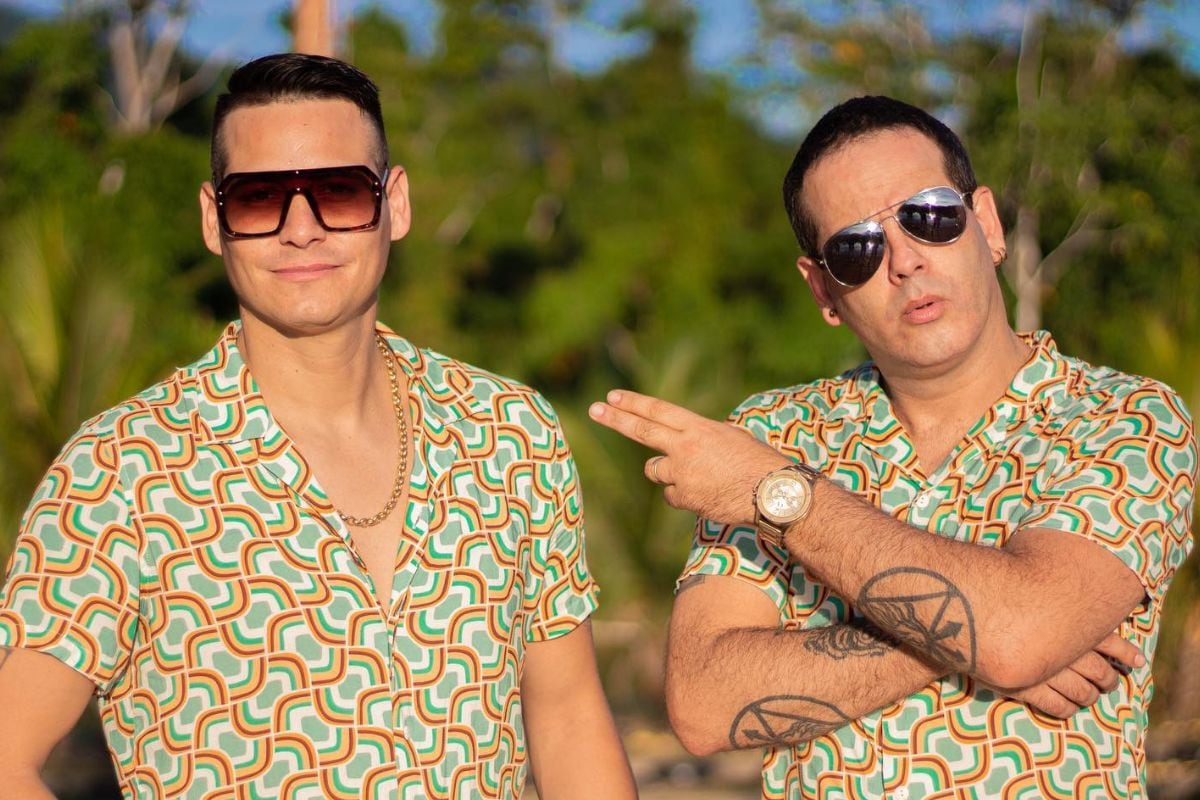 Luigui Carbajal y Ricky Trevitazo, cantantes.