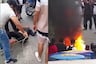 Los Olivos: Amarran y golpean a sujeto por robo a escolar y le queman la moto | VIDEO