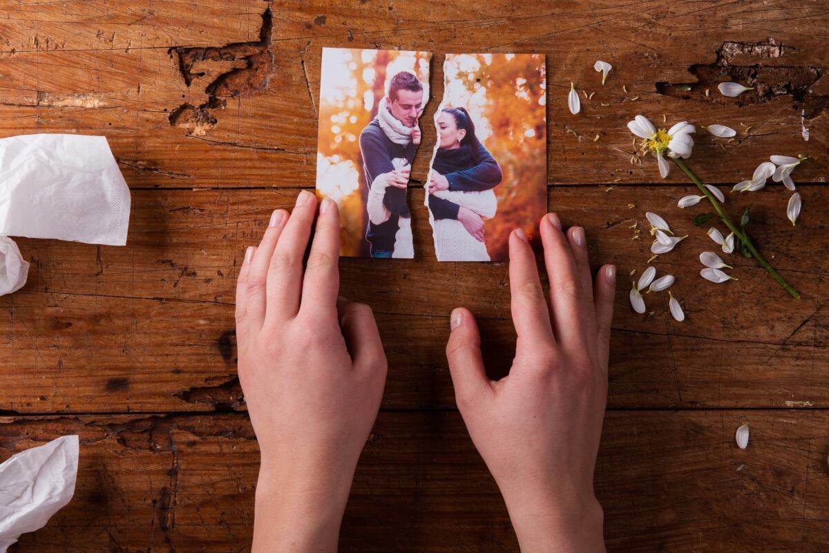 Piénsalo dos veces antes de regresar con tu expareja. Recuerda que no todas las historias de amor merecen una segunda oportunidad. Foto: Istock.