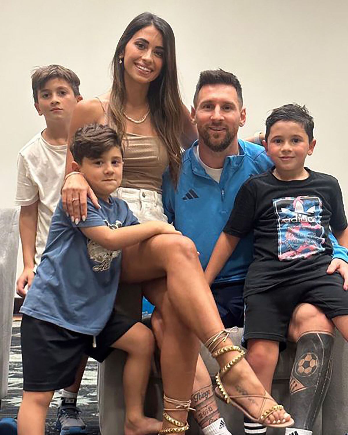 Lionel Messi junto a toda su familia (Foto: Antonela Roccuzzo / Instagram)