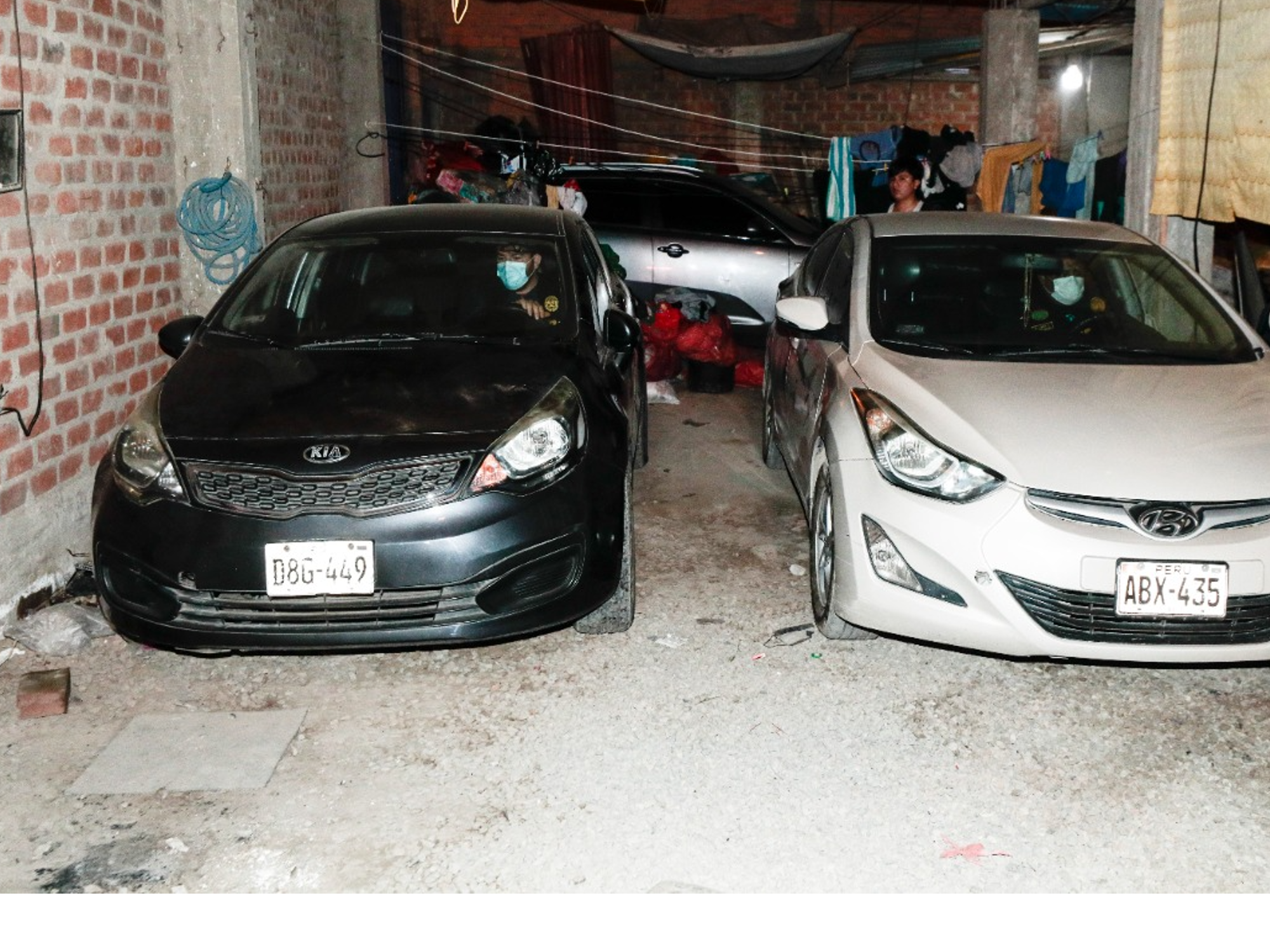 Otros dos vehículos robados y a los que no se les había quitado ninguna pieza. Fueron llevados a la Dirove.