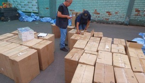 Incautan más de 3 millones de soles en cigarrillos y ropa de contrabando