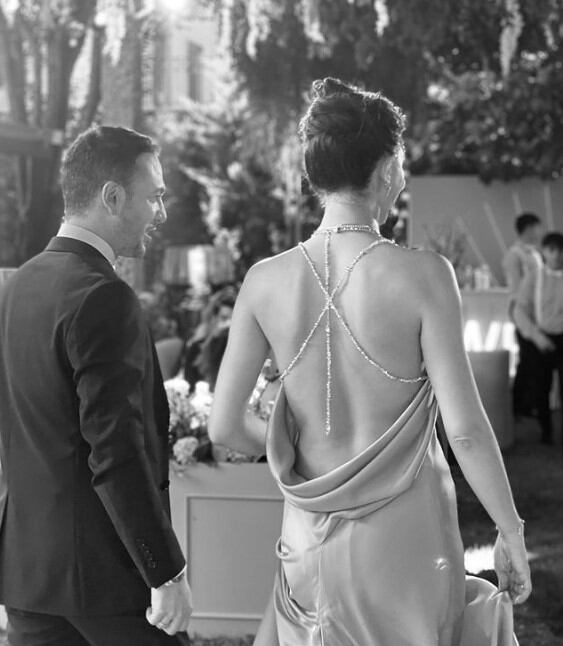 Demet Özdemir, Oğuzhan Koç durante su fiesta de compromiso (Foto: Demet Özdemir/Instragram)