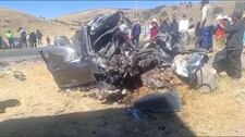 Puno: Camión choca contra auto y mueren 2 pasajeros en la Panamericana Sur
