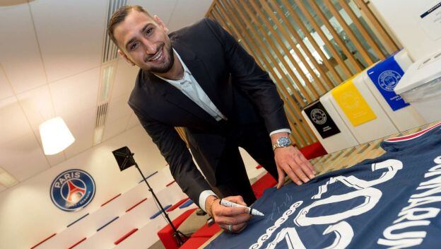Gianluigi Donnarumma se convirtió en nuevo refuerzo del PSG tras llegar libre desde el AC Milan. (Foto: PSG)