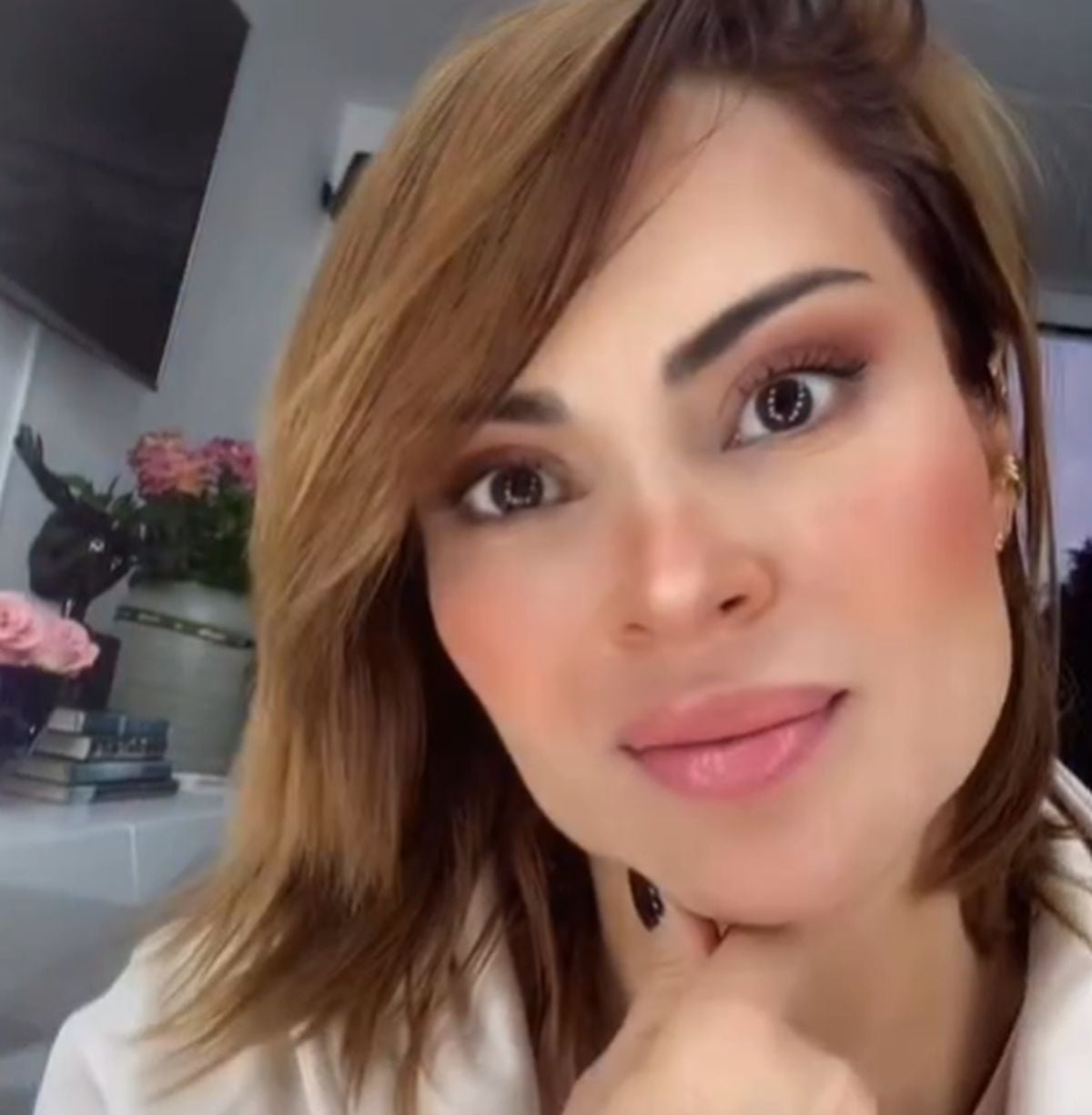 La actriz viajó de urgencia, sin imaginar que sufriría un percance que la llevaría al hospital a ser atendida (Foto: Estefanía Gómez / Instagram)