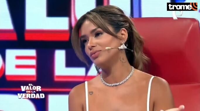 Shirley Arica confirma beso con Christian Domínguez.