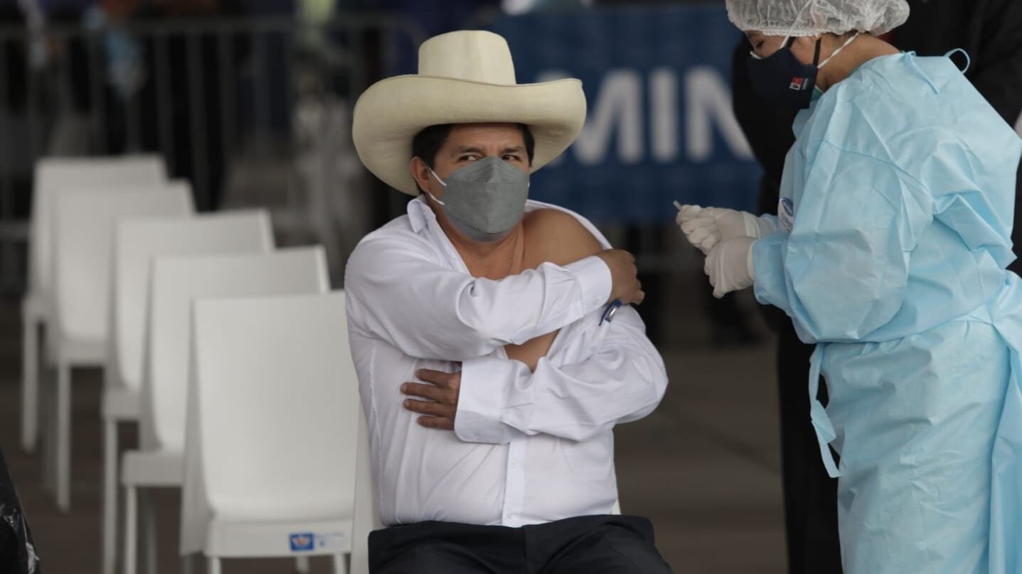 Presidente Castillo recibió la primera dosis de vacuna Sinopharm. Fotos: Anthony Niño de Guzmán/ photo.gec