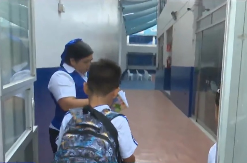 Centros educativos privados no acataron clases virtuales del gobierno. (Captura Ocurre Ahora)