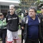 ¡Caen tres hermanos colombianos! Policía le incauta armas, dinamita y videos usados para extorsionar a ‘Los Chukis del Sur’