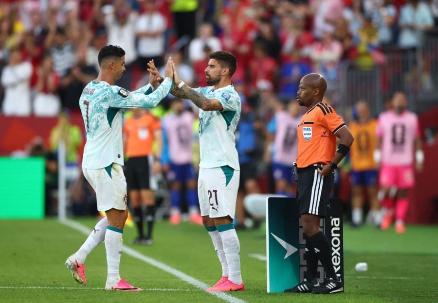 Portugal's forward #07 Cristiano Ronaldo leaves the field after being substituted by midfielder #21 Ruben Neves during the 2026 World Cup round of 32 football match between Portugal and Croatia at the Toronto Stadium in Toronto on July 2, 2026. (Photo by Cole Burston / AFP)