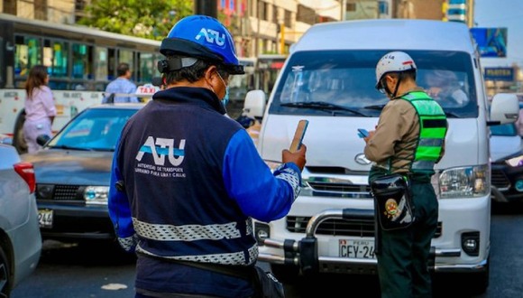 ATU: Cerca de 1800 choferes de transporte informal fueron intervenidos  y no tenían licencia de conducir.