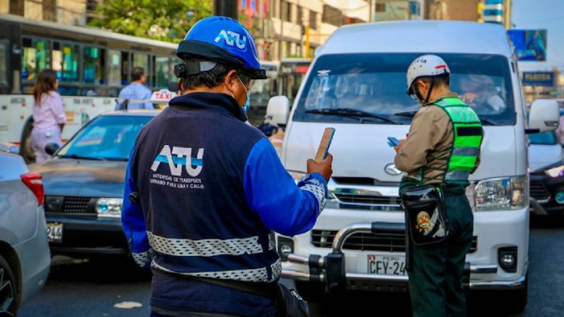 ATU: Cerca de 1800 choferes de transporte informal fueron intervenidos y no tenían licencia de conducir.
