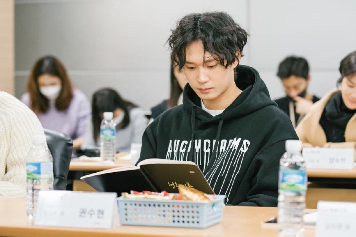 Kwon Soo Hyun interpreta a Kim Jin-woo en "Recuerdos de juventud" (Foto: Netflix)