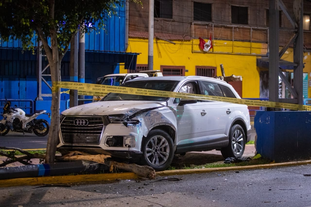 Camioneta de cantante salsero fue atacada a balazos en el Callao. Foto: : Fernando Sangama / @photo.gec