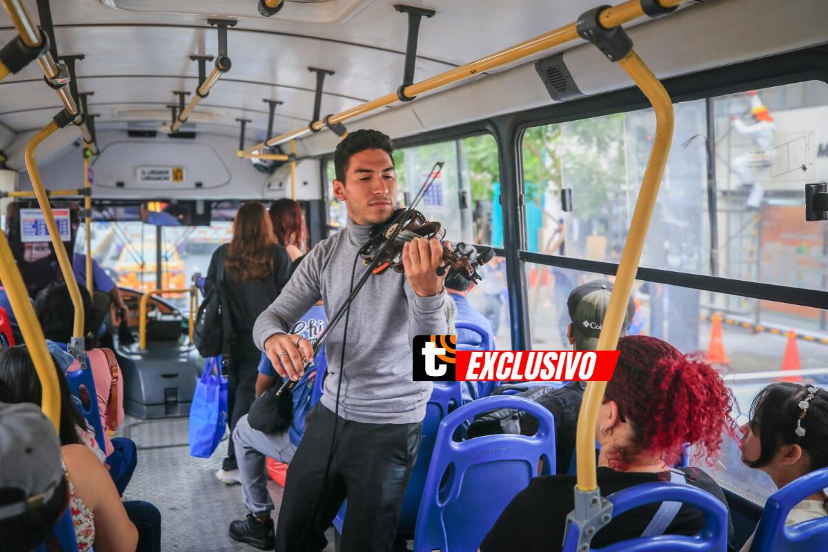Conoce a Ney Gonzalez, el violinista venezolano que lleva su música a los ‘micros’ y conquista con sus serenatas