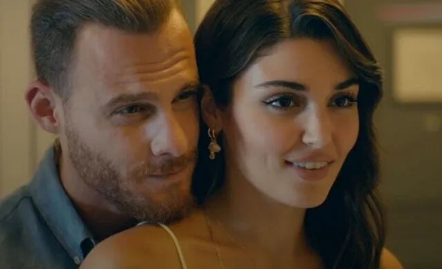 Los actores, juntos, durante una escena de la famosa comedia romántica (Foto: Medyapım / MF Yapım)