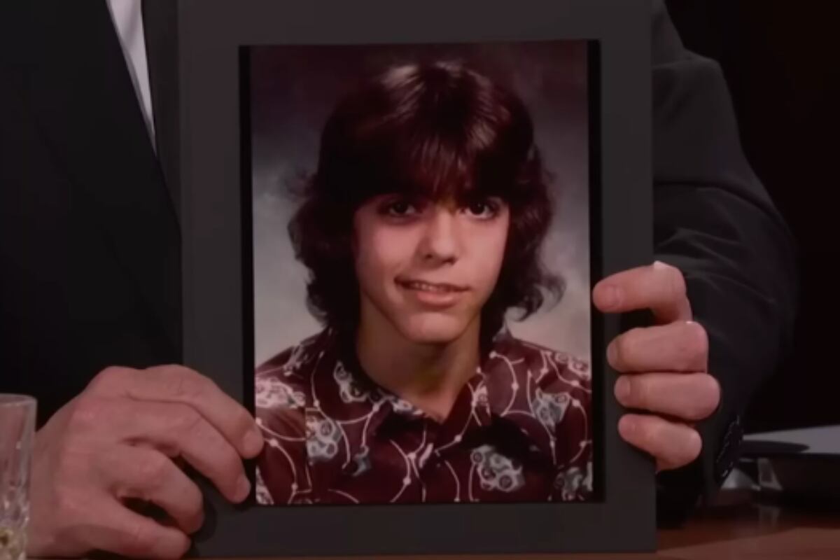 En este retrato se observa la afectación de Clooney. (Foto: YouTube Jimmy Kimmel Live)