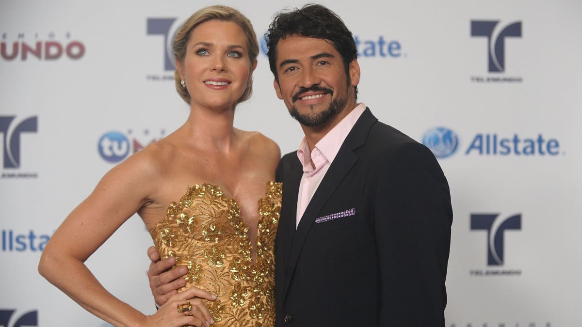 Sonya Smith y Gabriel Porra estuvieron casado durante cinco años. La pareja le puso fin a su matrimonio por infidelidad (Foto: Telemundo)