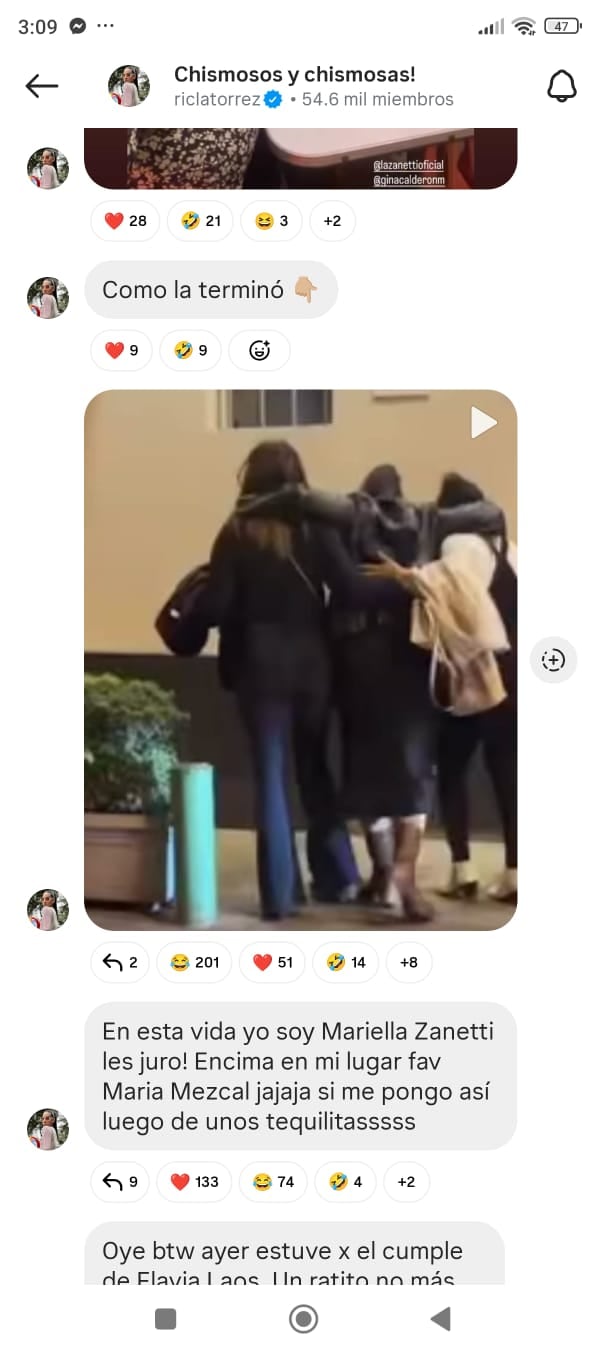 Mariella Zanetti es ayudada por sus amigas tras disfrutar en la noche.