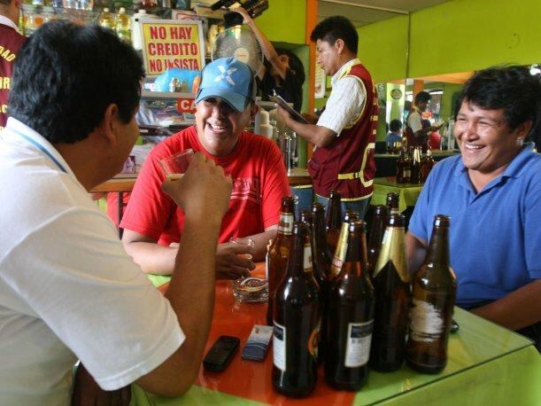 La venta de cerveza y otros licores está prohibida durante la Ley seca (Foto: Andina)