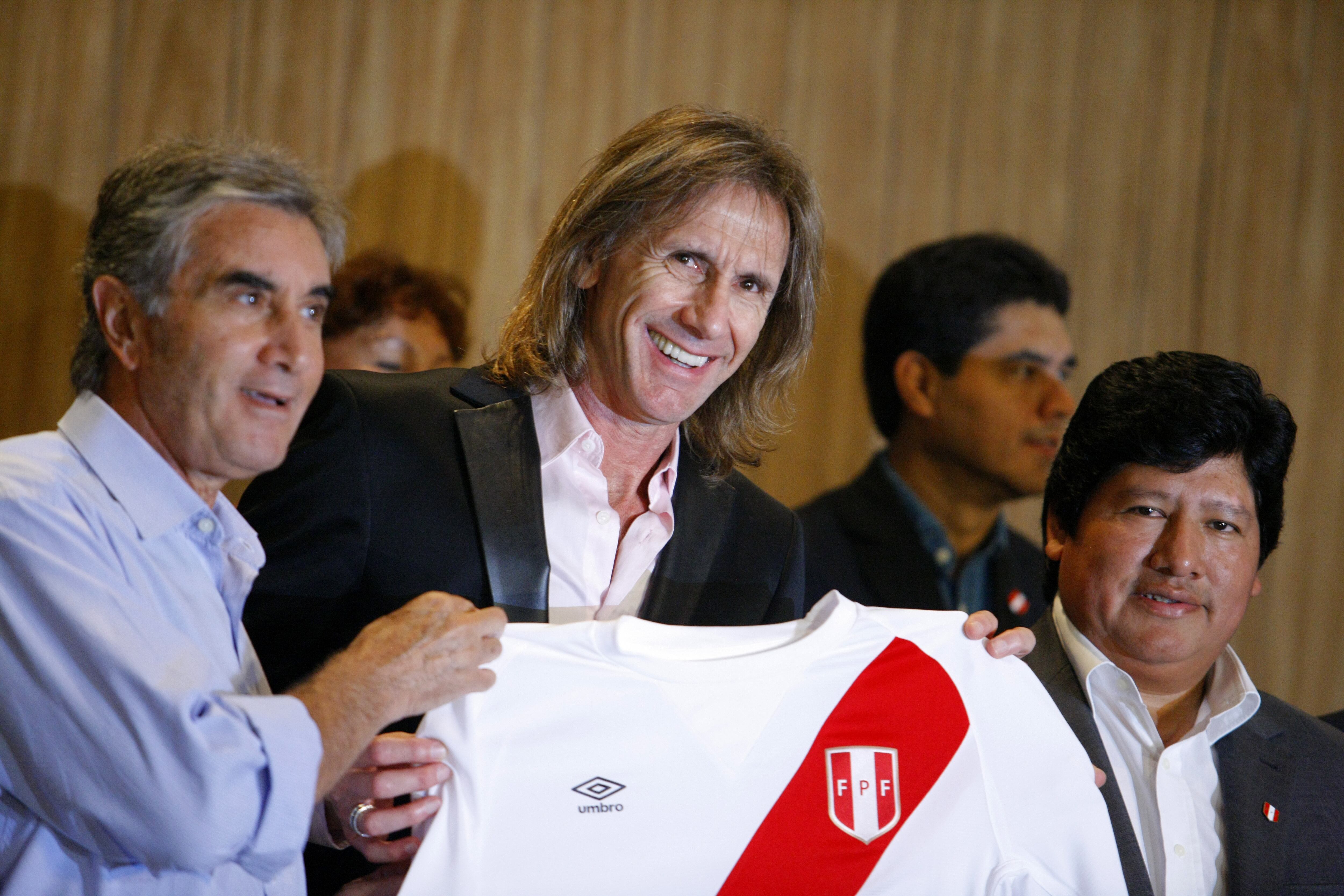 Juan Carlos Oblitas, Ricardo Gareca y Edwin Oviedo. Foto: GEC