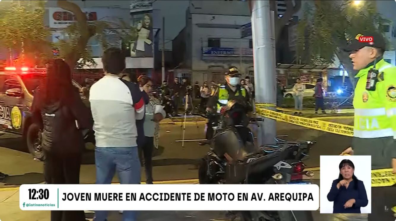 Estudiante fallece tras violento choque de moto contra camioneta
