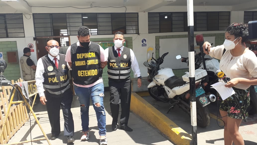 Los venezolanos Winder Michael Escalante Lango (25), ‘Gordo’, y Yonaiker Gabriel García Villegas (22), ‘Yonaiker’, de la banda ‘Los venecos de Buenos Aires’, fueron detenidos por la policía por ser autores de más de cinco asaltos a mano armada.