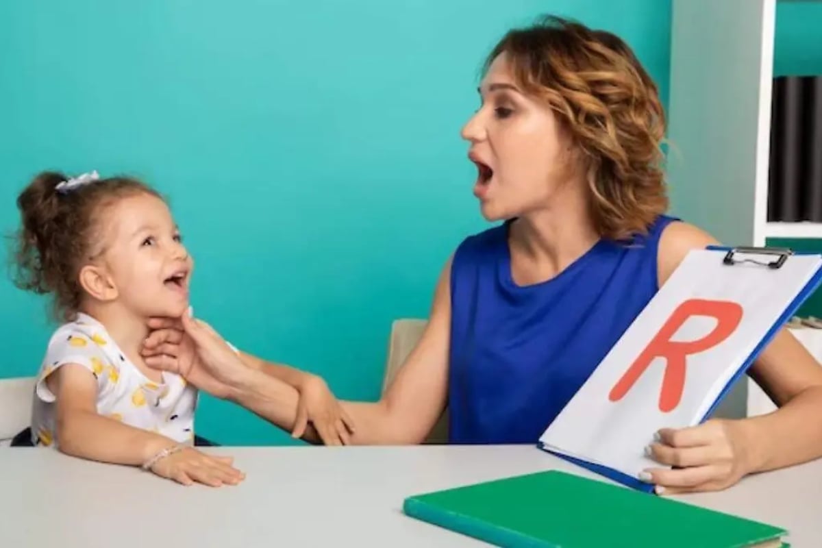 Trastorno del habla, llamado rotacismo, puede afectar el desenvolvimiento del pequeño si no se trata a tiempo. Foto: Istock.