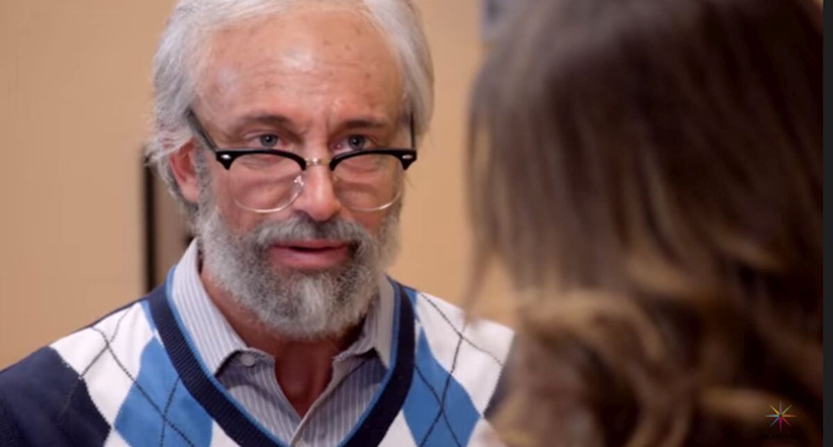 Gabriel Soto se desprendió de su imagen de galán de telenovelas para transformare en un hombre de la tercera edad (Foto: Instagram)