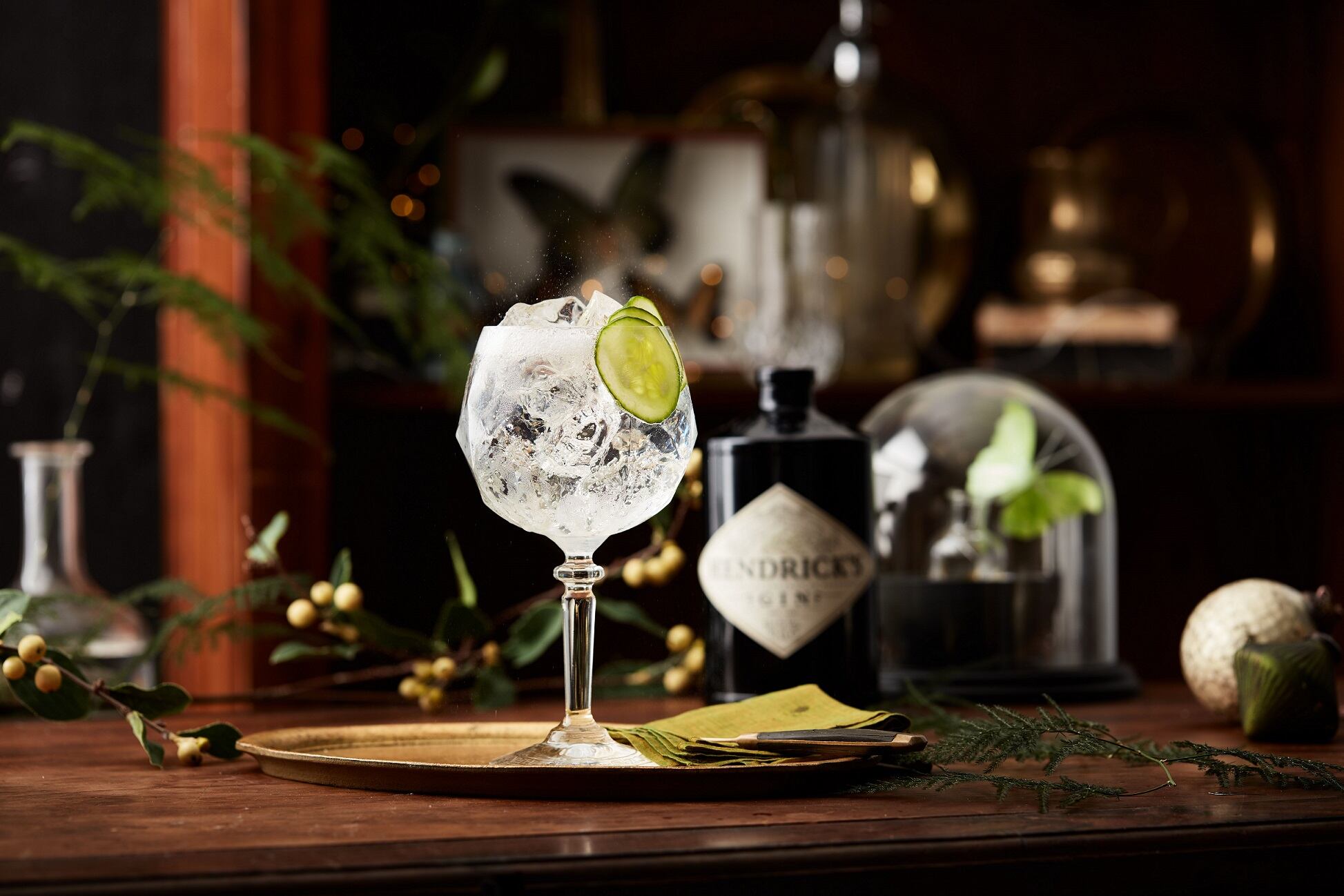 “Un buen Gin Tonic destaca por la frescura de sus notas como la incomparable ginebra infusionada con pétalos de rosa y pepinos”, señala José Luis Valencia. (Foto: Hendrick’s)